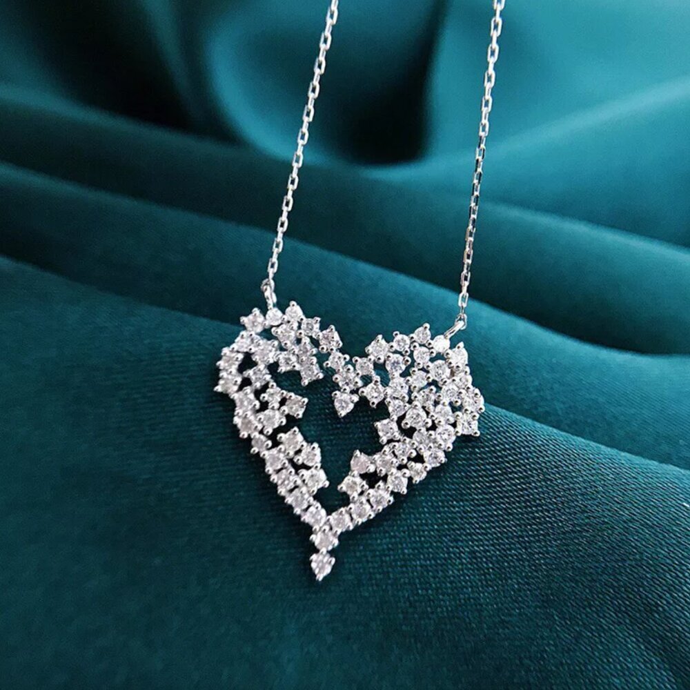NEW 18k White Gold Diamond Heart Pendant Necklace
